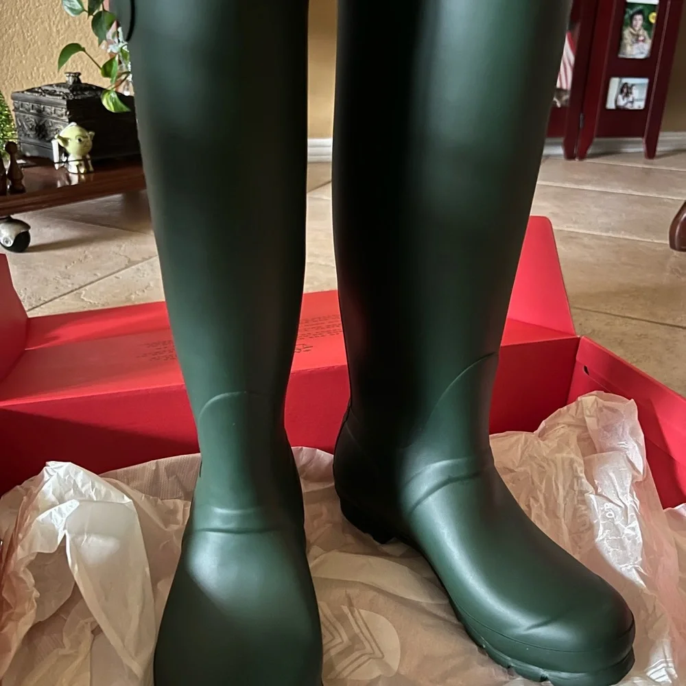 Matte Green Hunter boots NWT - Picture 2 of 2